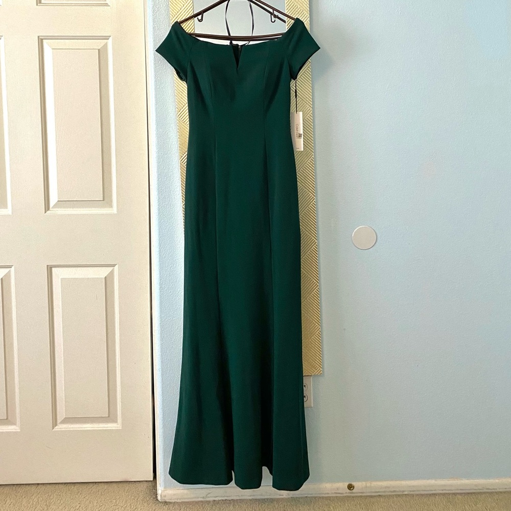 Calvin Klein NWT Notched Off the Shoulder Gown Evening Dress Emerald Green Sz 2